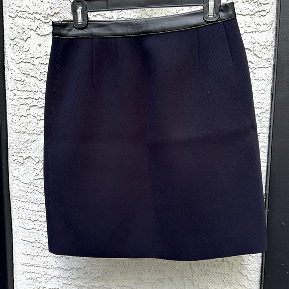 Club Monaco Skirt size 4 NWOT - Picture 2 of 3